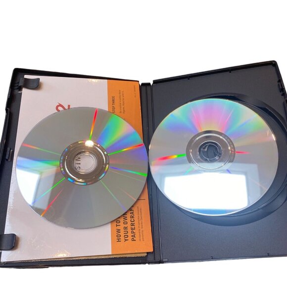 THE WITCHER 2: ASSASSINS OF KINGS WINDOWS PC Video Game w Guide DVD Video Set - Picture 11 of 11